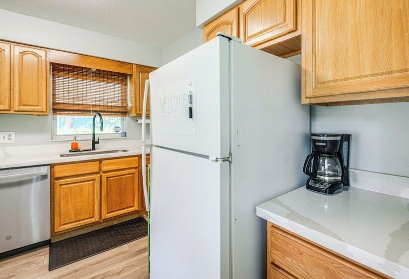 Mid Century Gainesville Getaway: 3 Mi To Uf Campus