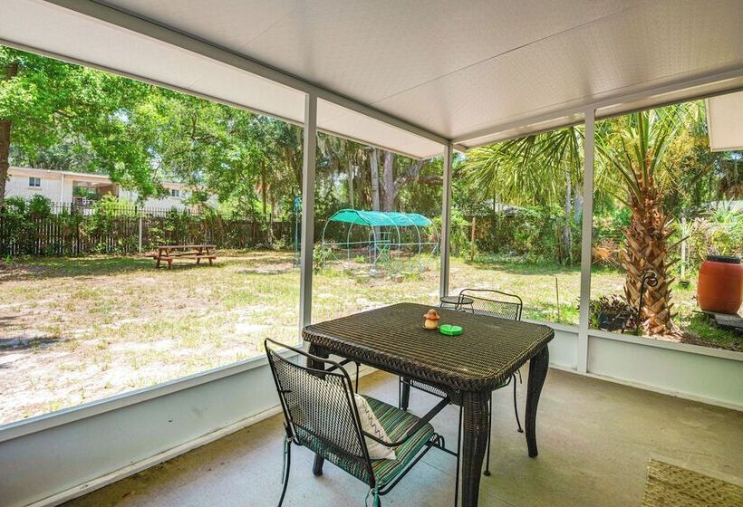 Mid Century Gainesville Getaway: 3 Mi To Uf Campus