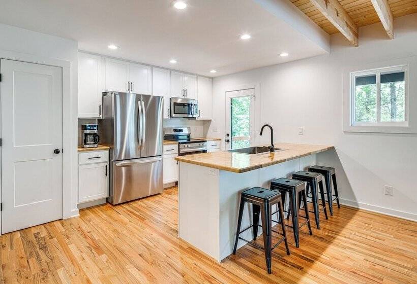 Modern Hiker S Haven W/ Dupont State Forest Views!