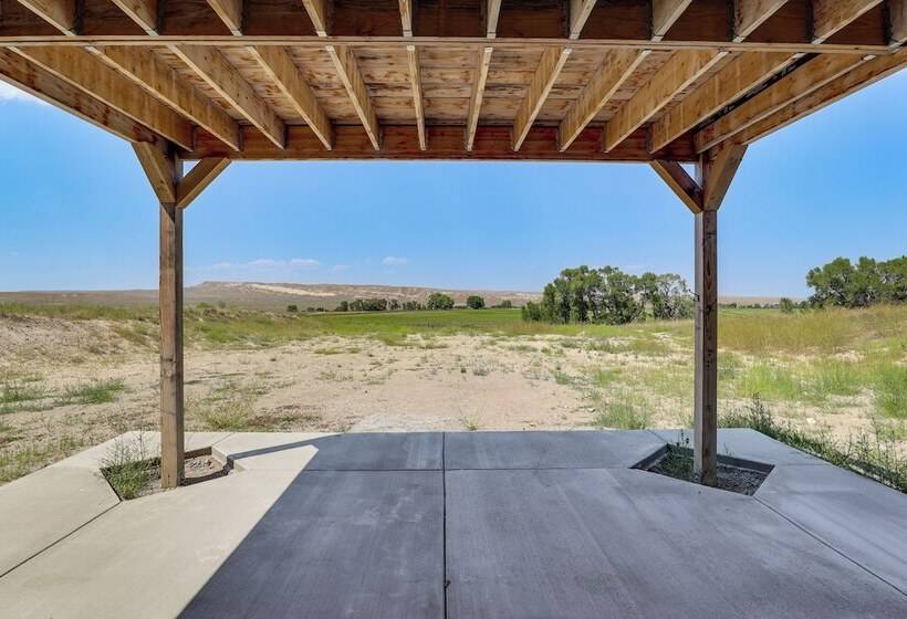 Mountain View Retreat In Lander W/ Private Yard!