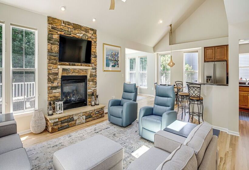 Ocean View Home: Deck, Hot Tub & Resort Amenities!