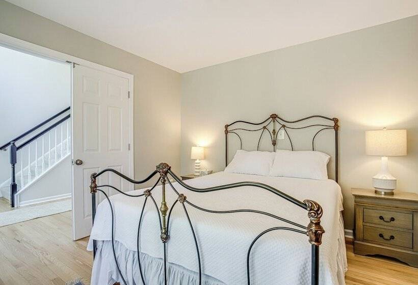 Ocean View Home: Deck, Hot Tub & Resort Amenities!