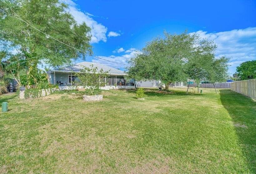 Palm Bay Home W/ Private Yard Near Beaches!