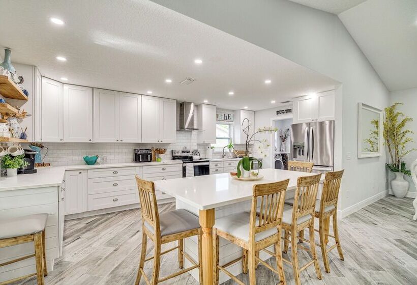 Palm Bay Home W/ Private Yard Near Beaches!