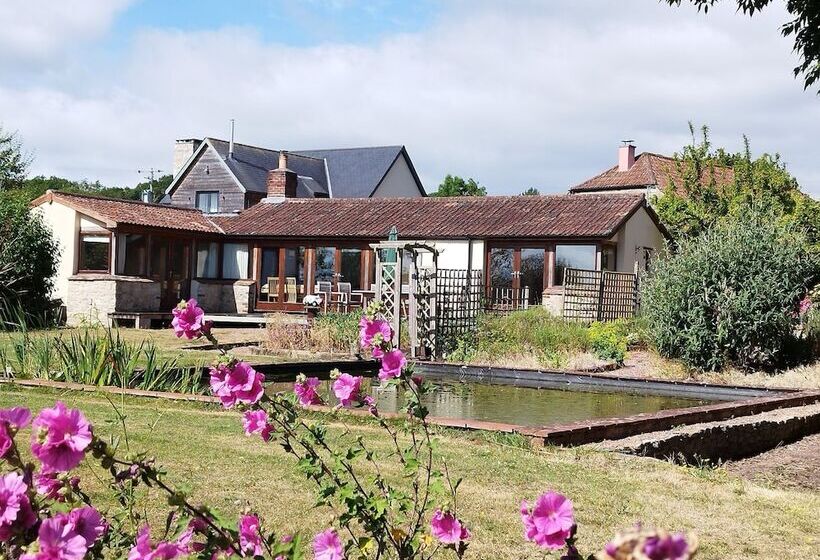 Peaceful And Stylish Cottage Near Taunton Somerset