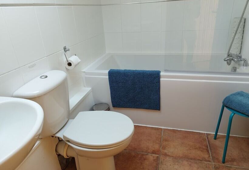 Peaceful And Stylish Cottage Near Taunton Somerset