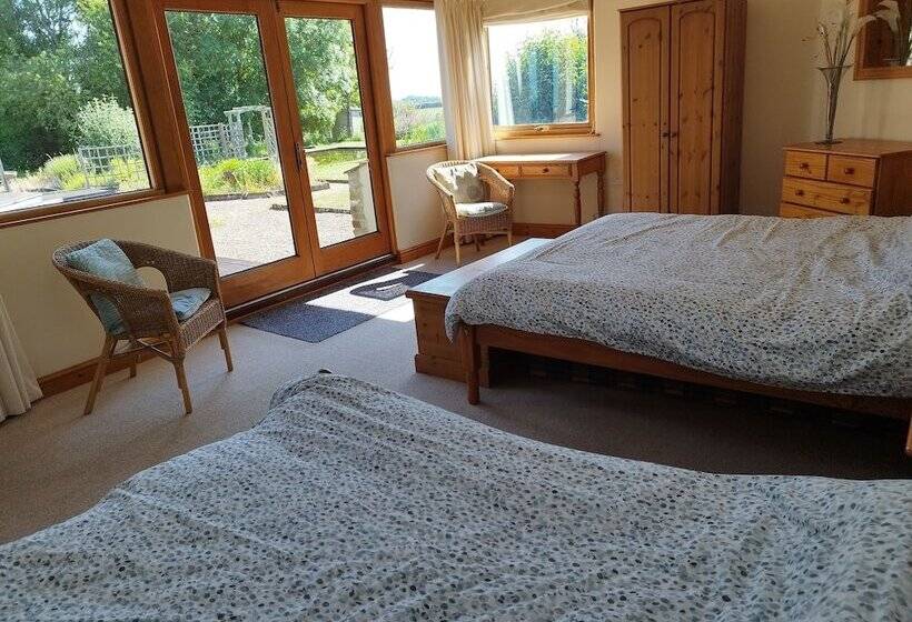 Peaceful And Stylish Cottage Near Taunton Somerset