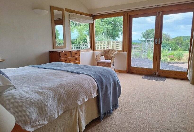 Peaceful And Stylish Cottage Near Taunton Somerset