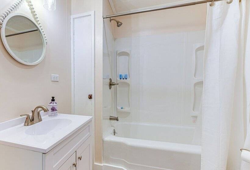 Peaceful Lenoir Home W/ Valley & Mountain Views!