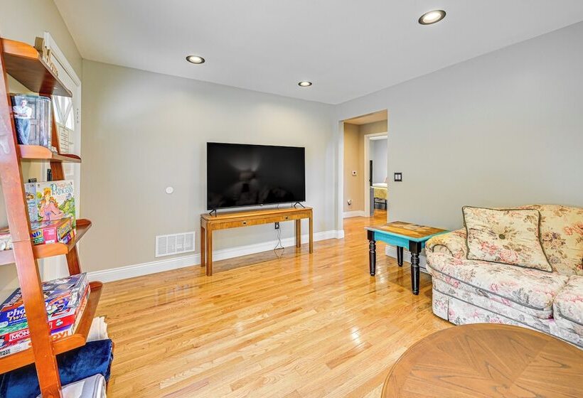 Peaceful Murray Home ~ 8 Mi To Kentucky Lake!