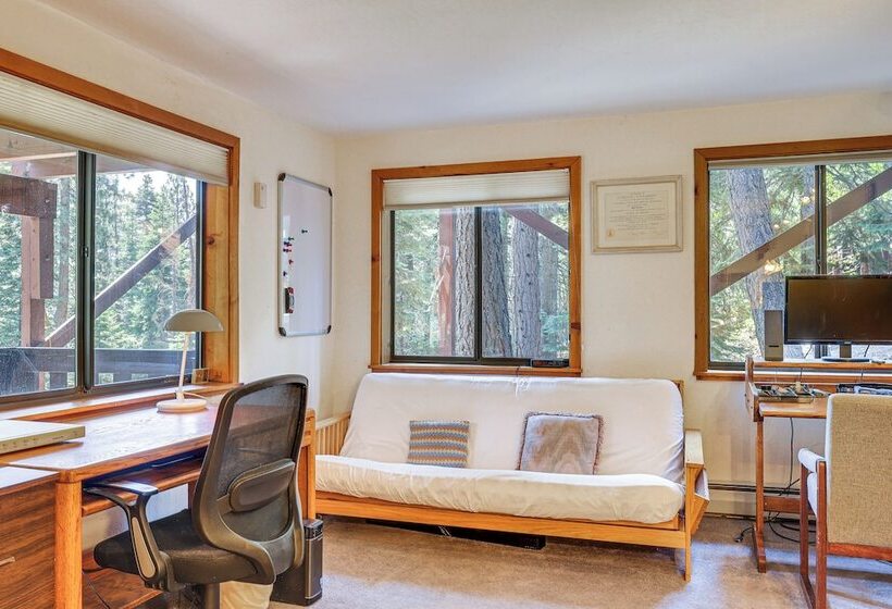 Peaceful Tahoe Vista Home W/ Decks: 1 Mi To Beach