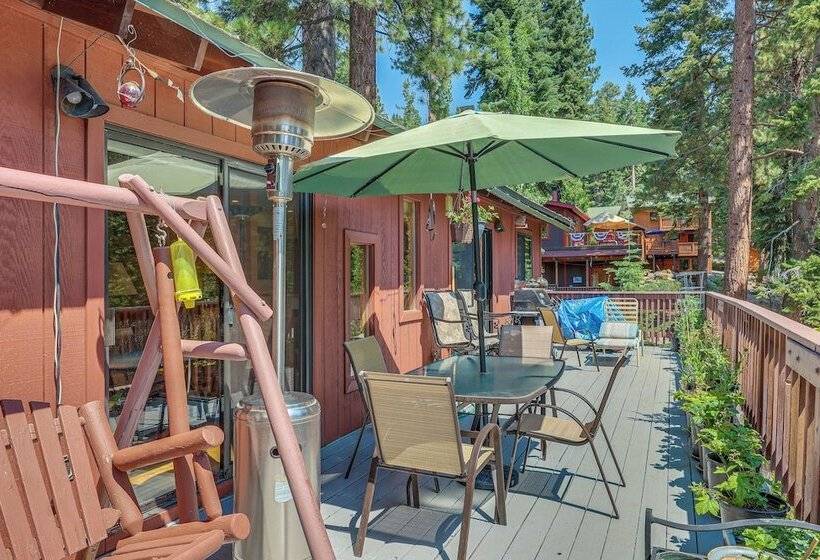 Peaceful Tahoe Vista Home W/ Decks: 1 Mi To Beach