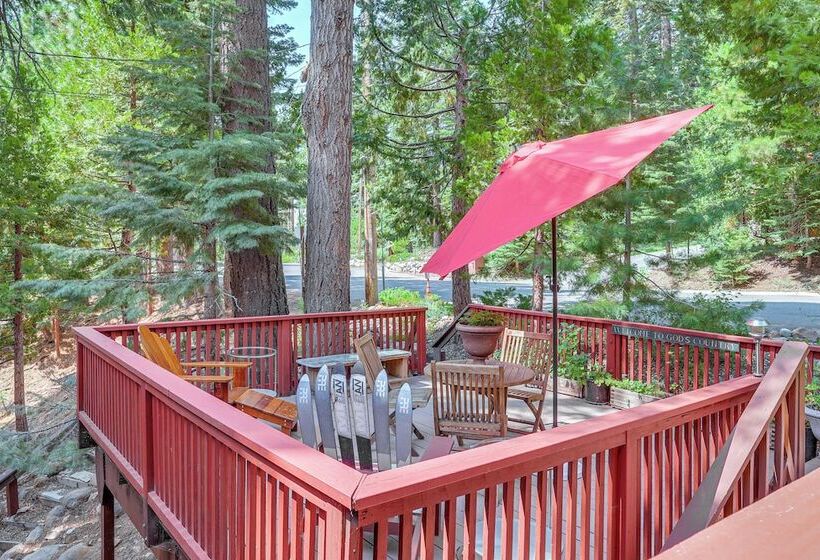 Peaceful Tahoe Vista Home W/ Decks: 1 Mi To Beach