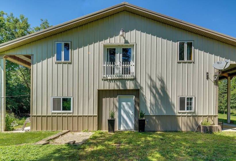 Peaceful Warrenville Home: 1 Mi To Herrick Lake!