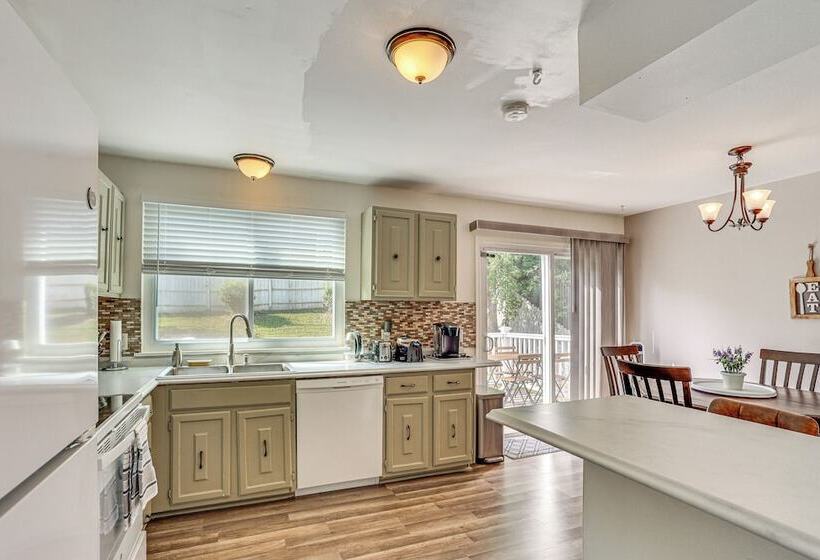 5 Mi To Downtown Harrisburg   Family Home!