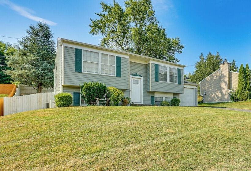 5 Mi To Downtown Harrisburg   Family Home!