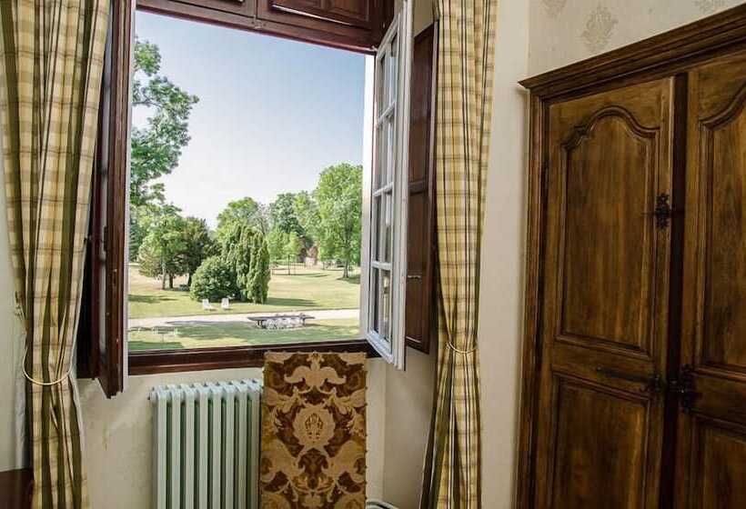 Пансион Château De Montbras