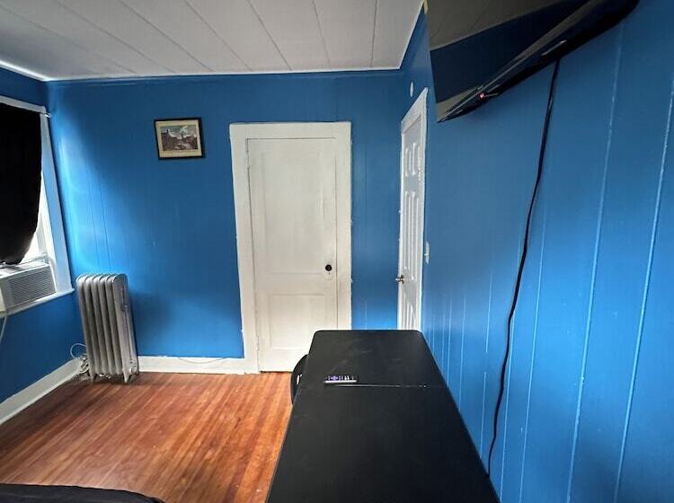 膳宿费 Fidelia Fuchsite Room, Queen Bed Minutes From Newark Liberty International Airport And Newark Penn S