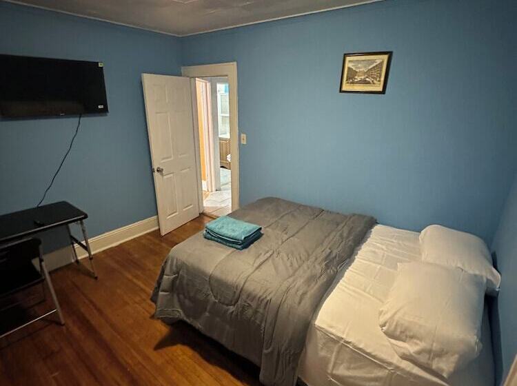 膳宿费 Fidelia Fuchsite Room, Queen Bed Minutes From Newark Liberty International Airport And Newark Penn S