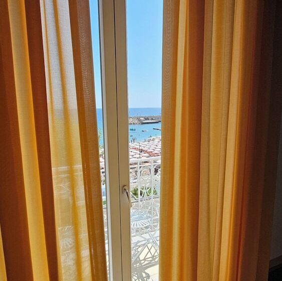 פנסיון Galene   Beachfront In Costa D Amalfi