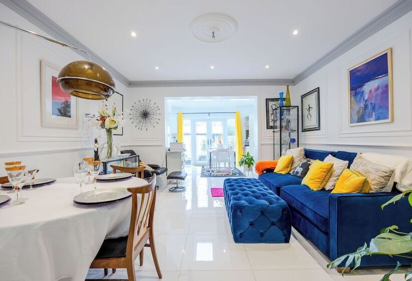 ペンション Wavertree House