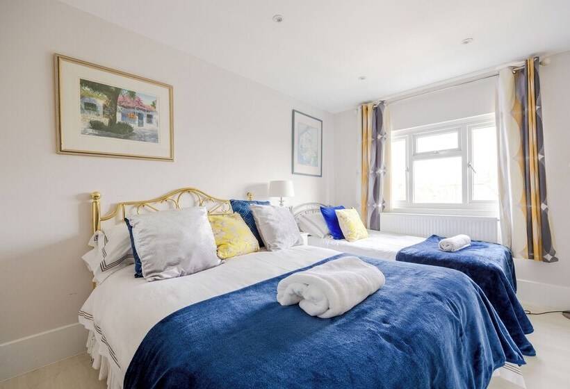 ペンション Wavertree House