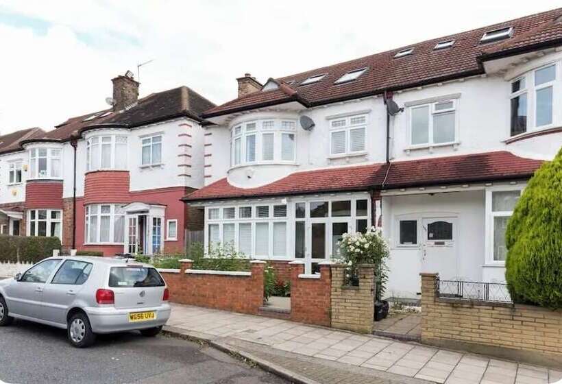 ペンション Wavertree House