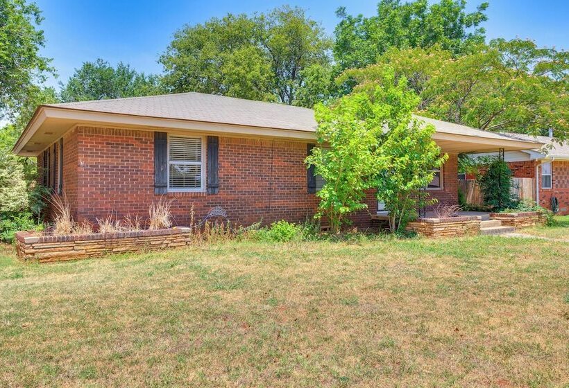 Pet Friendly Home In The Village W/ Fire Pit