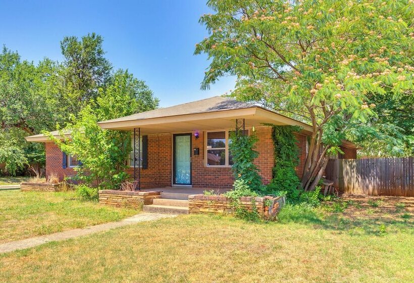 Pet Friendly Home In The Village W/ Fire Pit