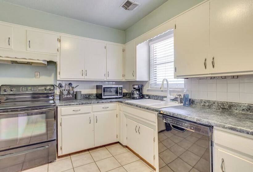 Pet Friendly Home In The Village W/ Fire Pit