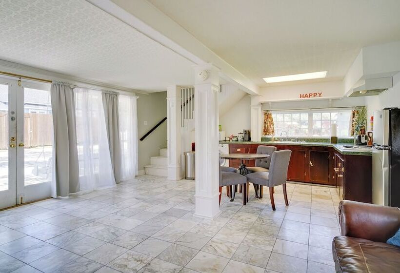 Pet Friendly Lake Charles Carriage House W/ Porch