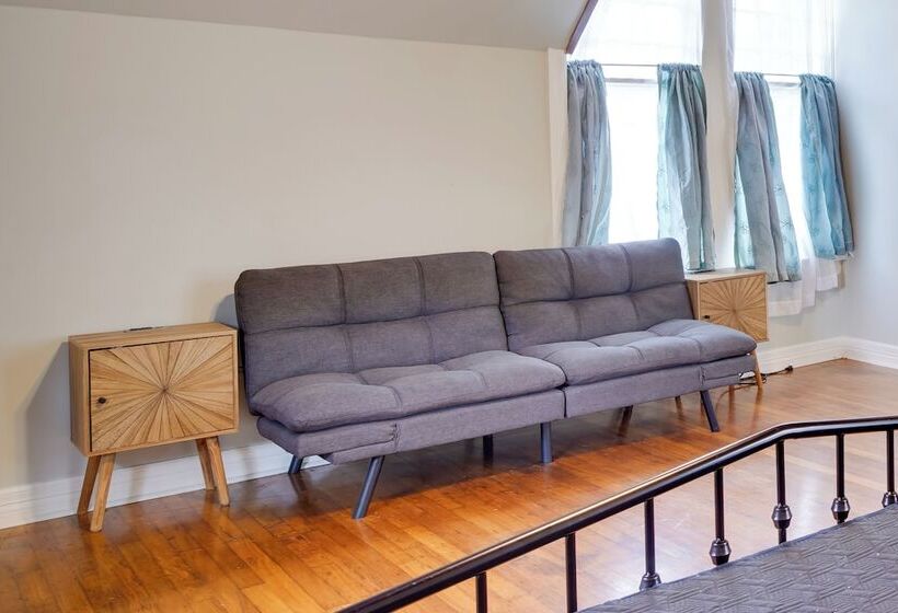 Pet Friendly Lake Charles Carriage House W/ Porch