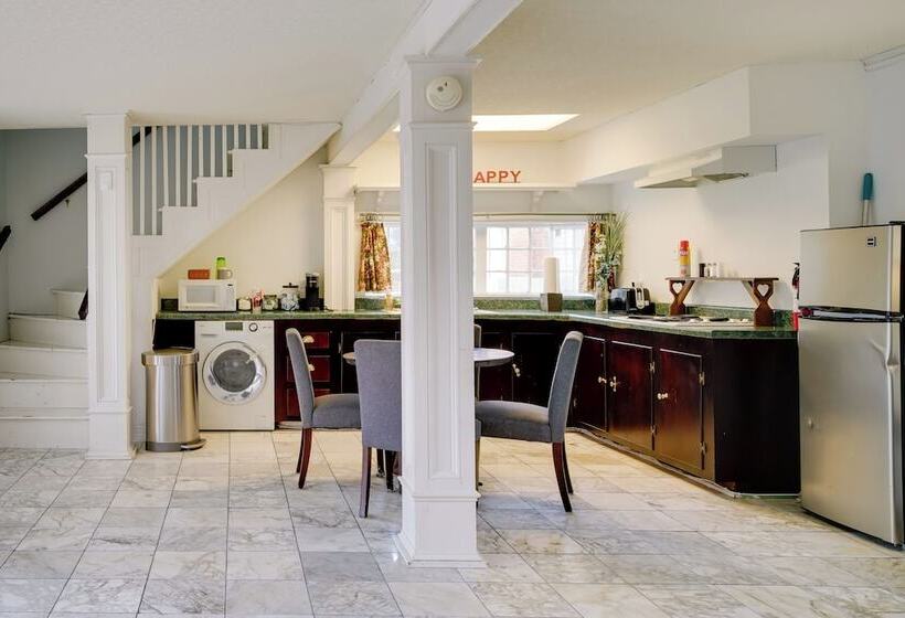 Pet Friendly Lake Charles Carriage House W/ Porch