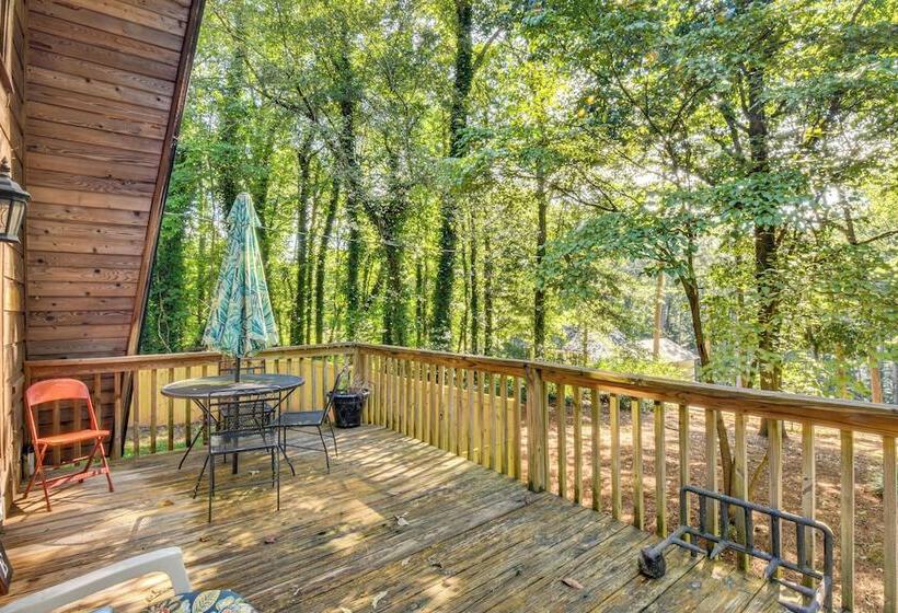 Pet Friendly Lavonia Cabin, Walk To Lake Hartwell!