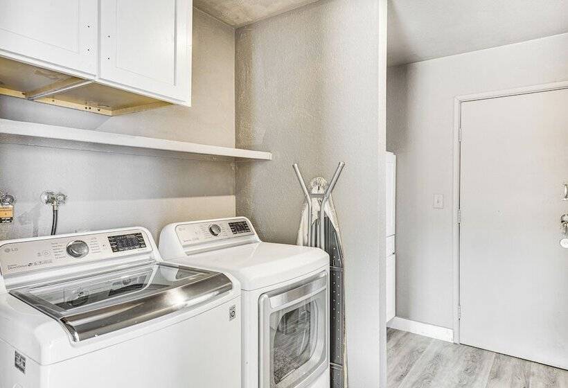 Phoenix Home W/ Patio & Mtn Views!