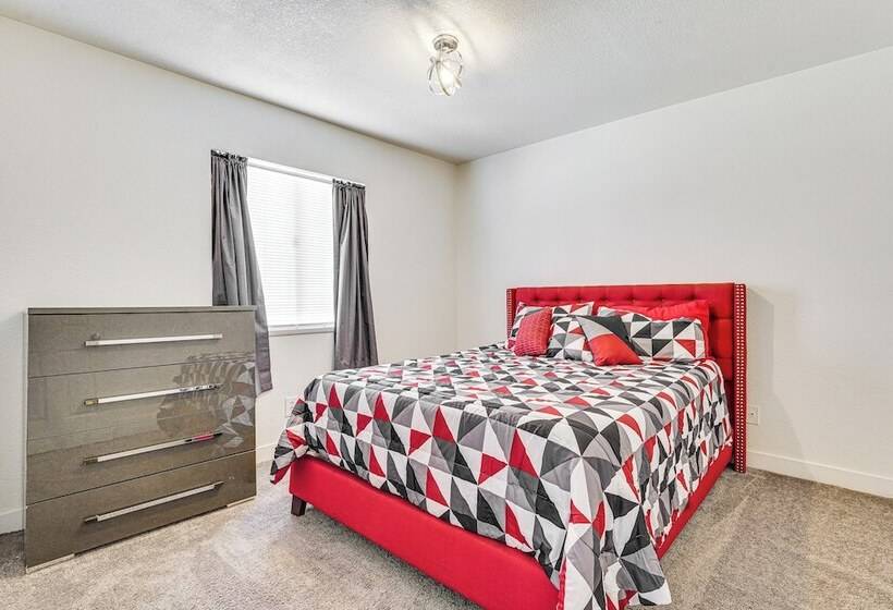 Phoenix Home W/ Patio & Mtn Views!