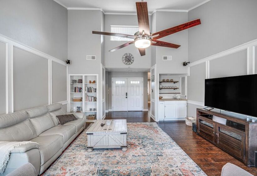 Pet Friendly Sachse Home W/ Patio, Fire Pit & Yard