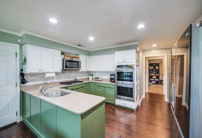 Pet Friendly Sachse Home W/ Patio, Fire Pit & Yard