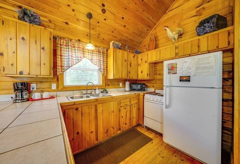 Picturesque Oklahoma Cabin On 80 Acres W/ Views!