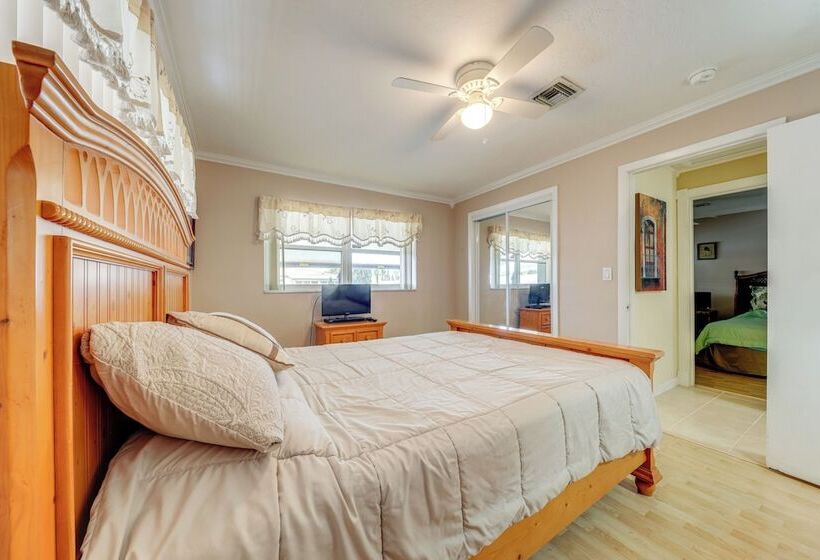 Pompano Beach Home W/ Pool & Dock ~ 4 Mi To Pier!