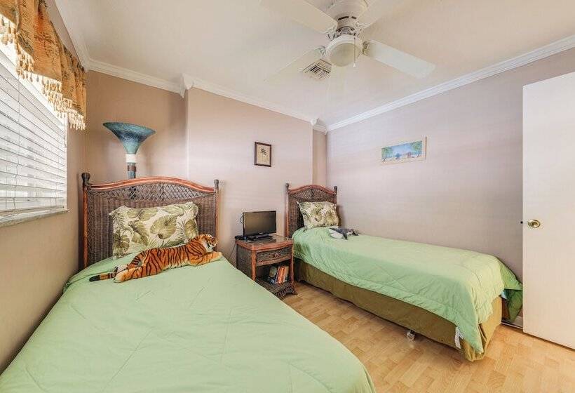 Pompano Beach Home W/ Pool & Dock ~ 4 Mi To Pier!