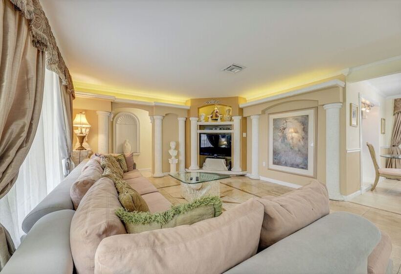 Pompano Beach Home W/ Pool & Dock ~ 4 Mi To Pier!