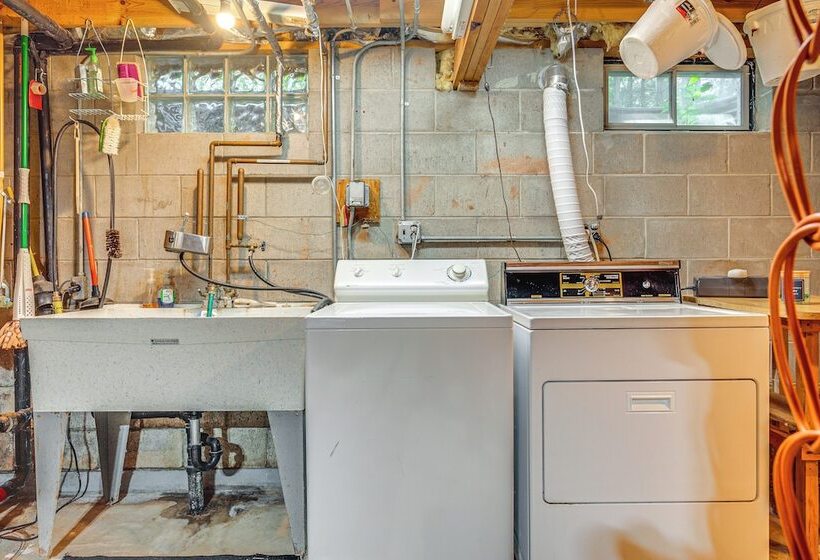 Quiet Presque Isle Home W/ Grill: Families Welcome