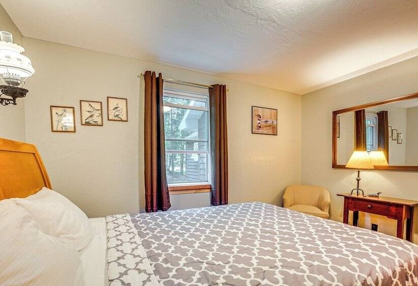 Quiet Presque Isle Home W/ Grill: Families Welcome