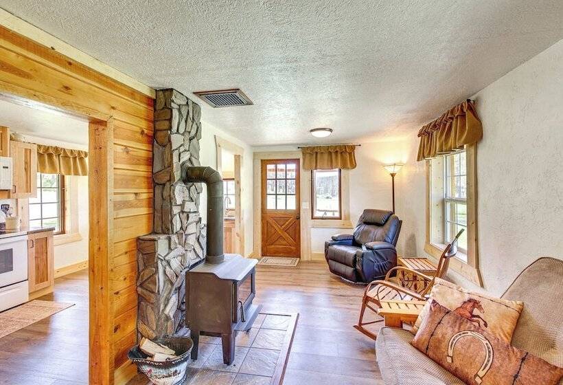 Remote Custer Cabin W/ Fire Pit & Near State Park!