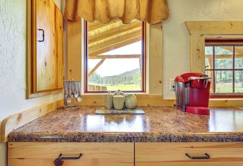 Remote Custer Cabin W/ Fire Pit & Near State Park!