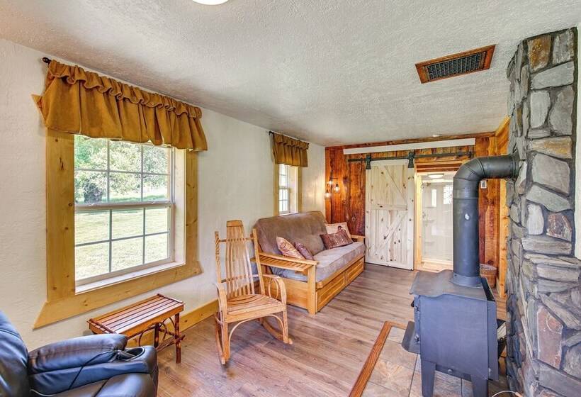 Remote Custer Cabin W/ Fire Pit & Near State Park!