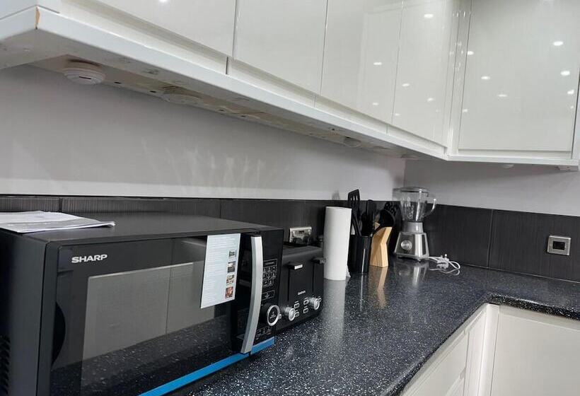 דירת נופש Affluent Living Apartment Perfect For Contractors