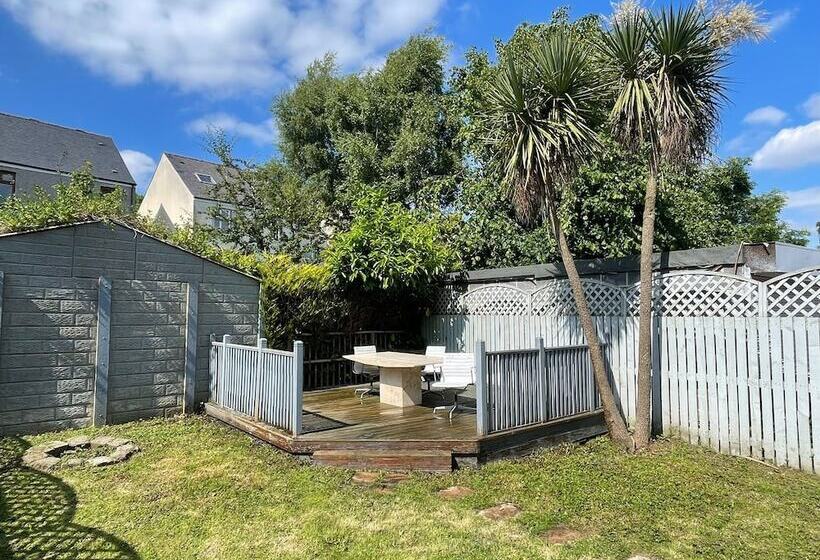 اقامتگاه Charming 4 Bed House In Sheffield