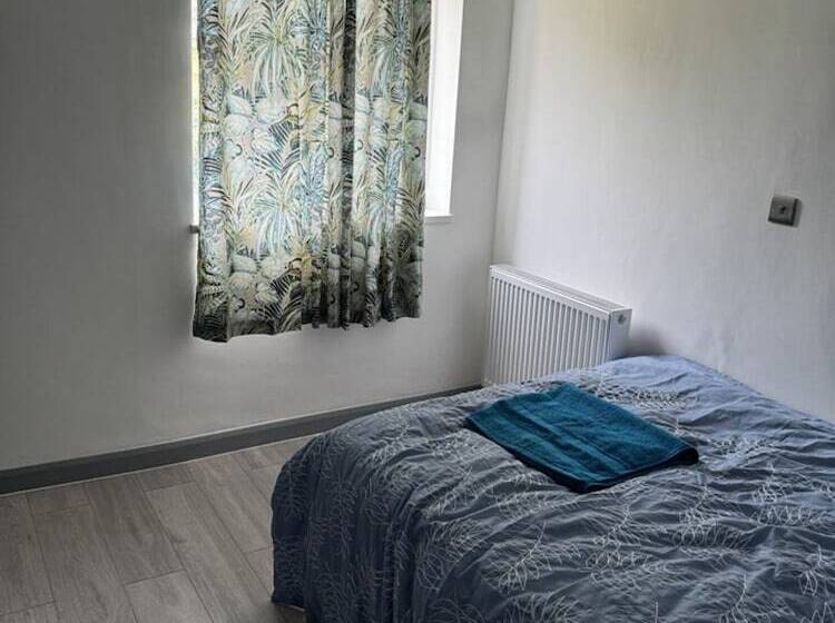 إقامة Drayton Dream House   6 Bedrooms